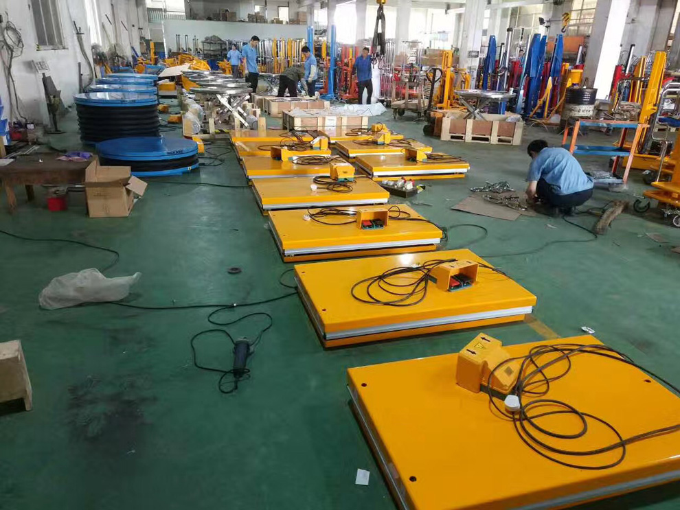 ETY low-profile electric lifting table